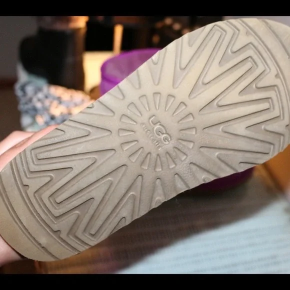 UGGs size 5 - Picture 4 of 5